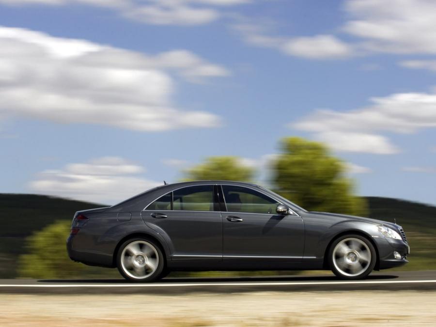  Mercedes-Benz S500 4Matic 2007 года  (фото 20 из 45)